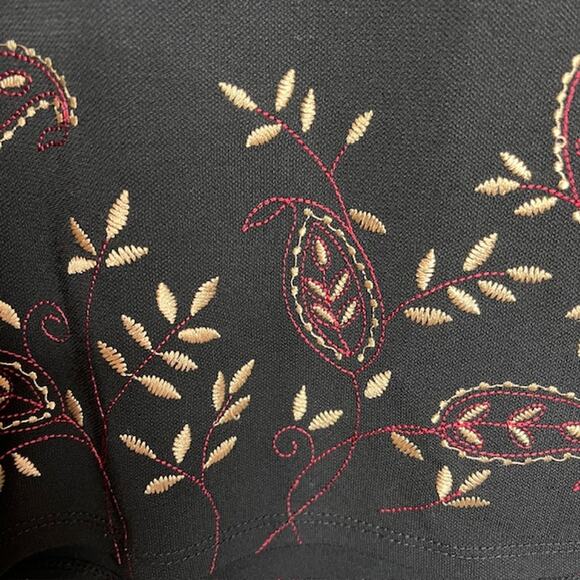 Ann Taylor Loft Black Floral Embroidered Stretchy Skirt Size Large - Picture 2 of 8